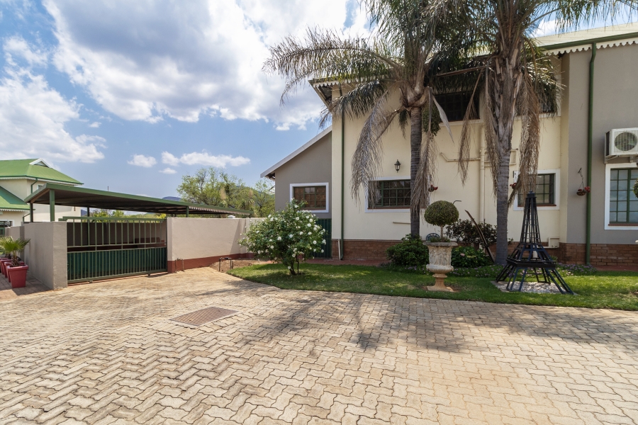 6 Bedroom Property for Sale in Melodie North West